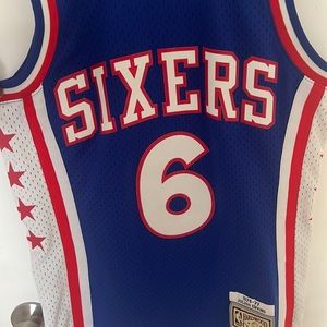 Julius Erving (6) retro Sixers jersey